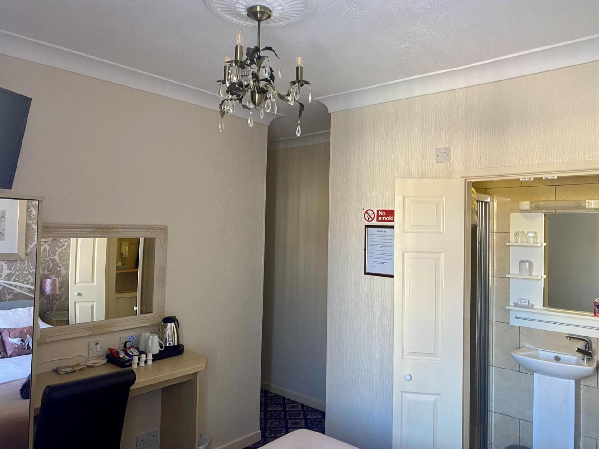The Libra - Adults Only With Carpark Guest house