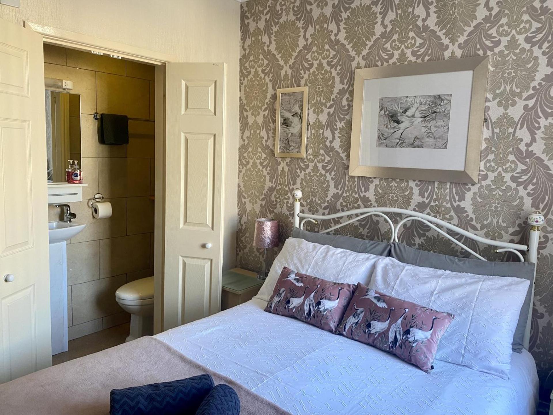 Guest house The Libra - Adults Only With Carpark
