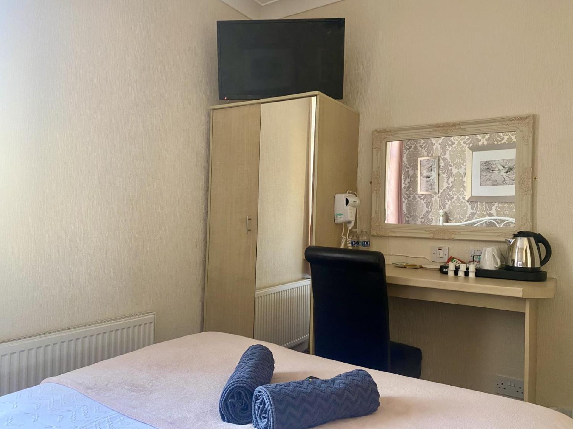 Guest house The Libra - Adults Only With Carpark 3*